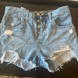 501 Levi shorts